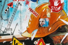 Lucio-Monaco-Un-casco-allunga-la-vita-2019-decollage-pi-u-tecinica-mista-su-tela-cm-80x80